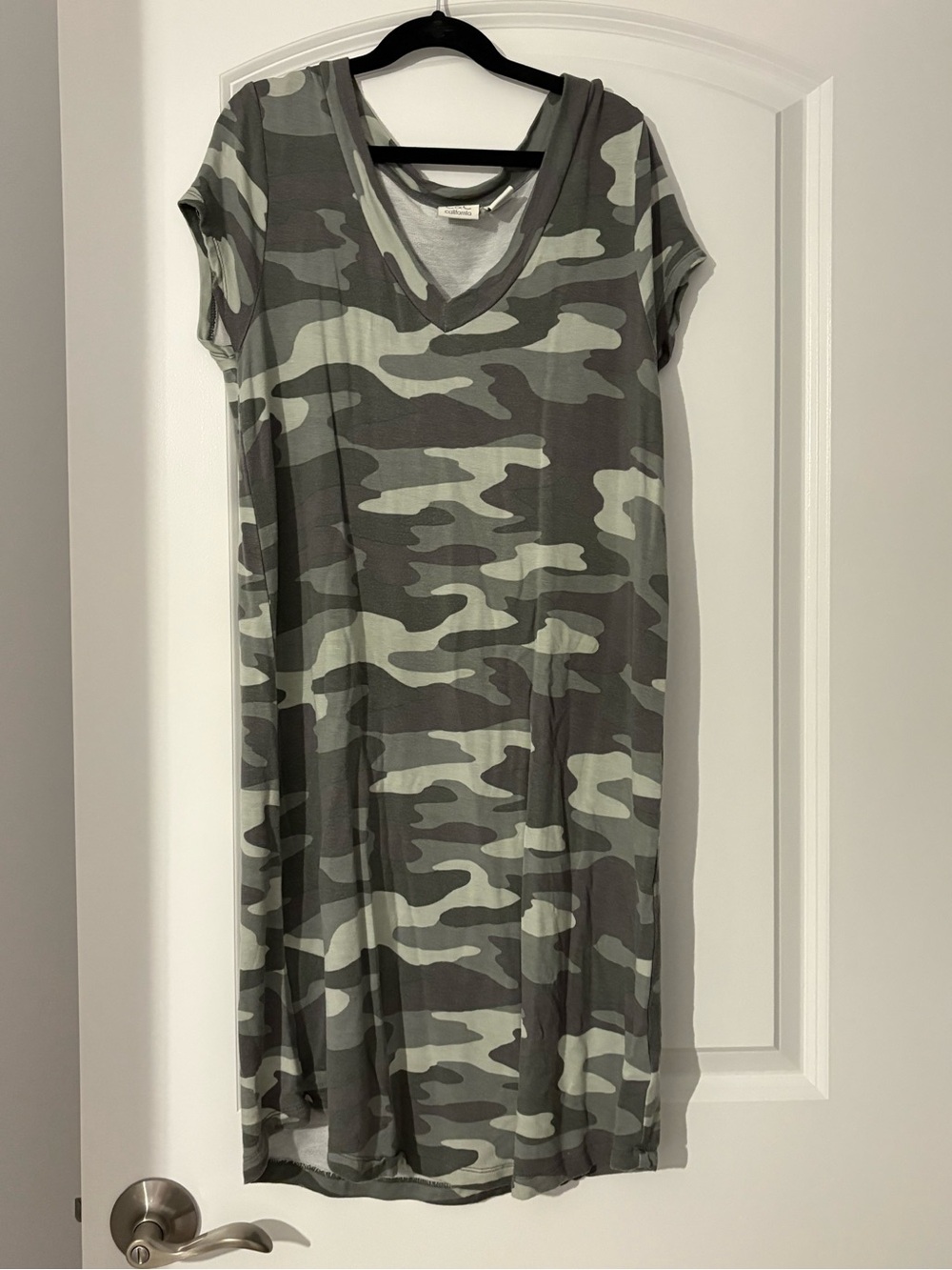 C&C California Olive and Light Green Camo V-Neck Short Sleeve Dress